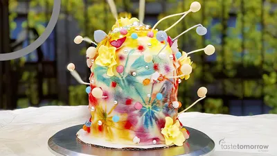 Weird and artsy cakes are taking over Instagram 