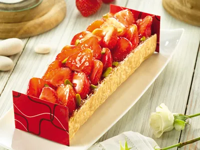 Tarta de chocolate y fresa